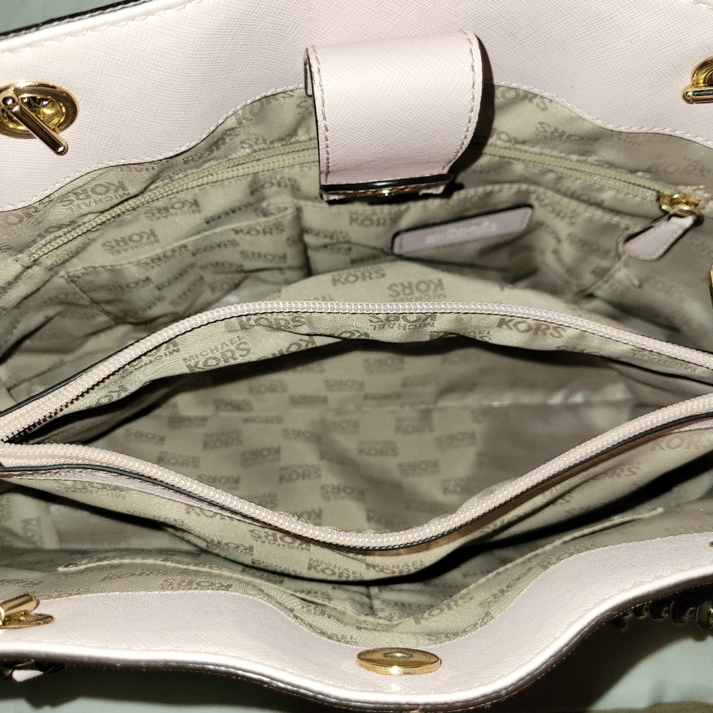 Michael Kors Blush Tote with Gold Accents - Picture 9 of 10